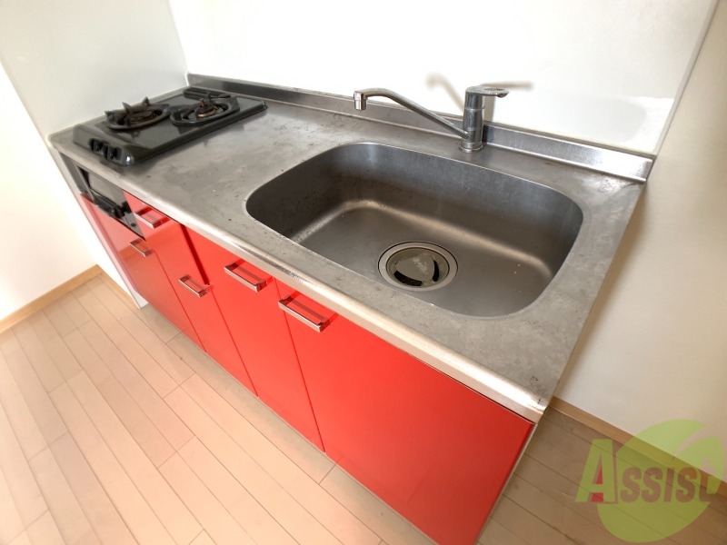 キッチン　システムキッチンです。グリルも付いてます。