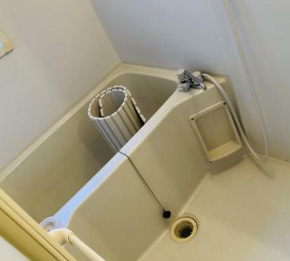 バス・シャワールーム　落ち着いた空間のお風呂です