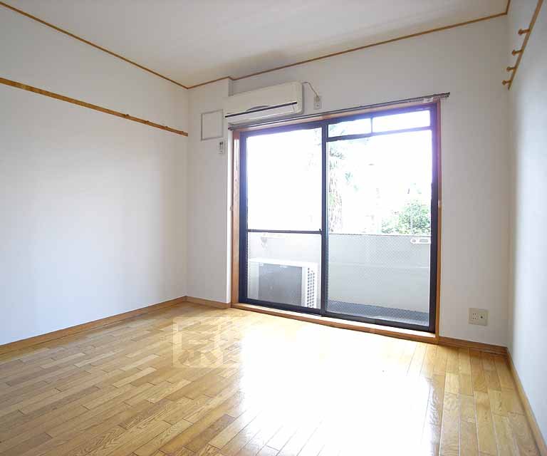 居室・リビング　広々とした洋室です。