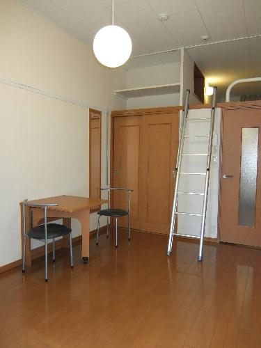 居室・リビング　ロフト付きのお部屋です