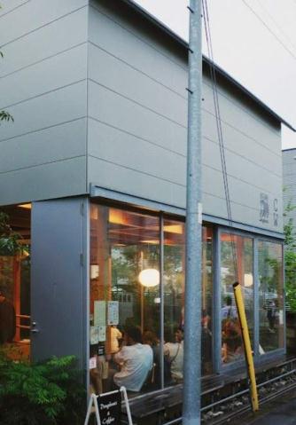 飲食店　ＨＩＧＵＭＡ・Ｄｏｕｇｈｎｕｔｓ（飲食店）まで210m