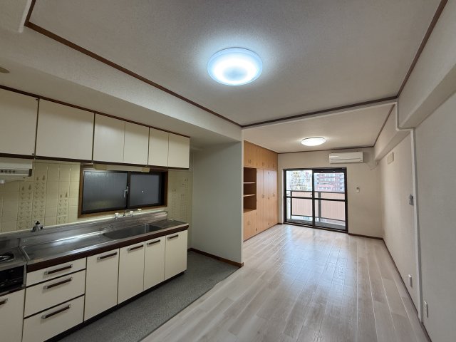 居室・リビング　ステューディオ赤門