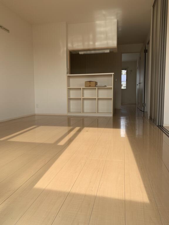 居室・リビング　南向きの明るいリビング