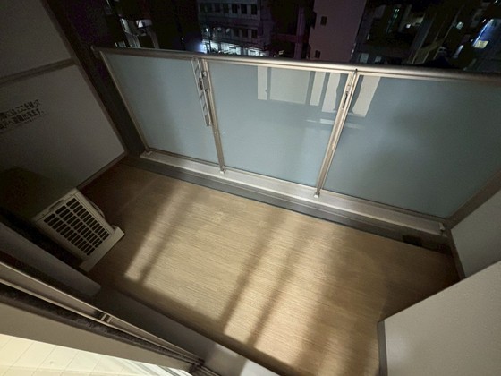 バルコニー　※掲載写真は同マンション別部屋参考写真となります。