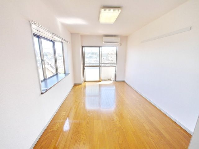 居室・リビング　※別部屋イメージ写真です※実際のお部屋は中部屋となります※