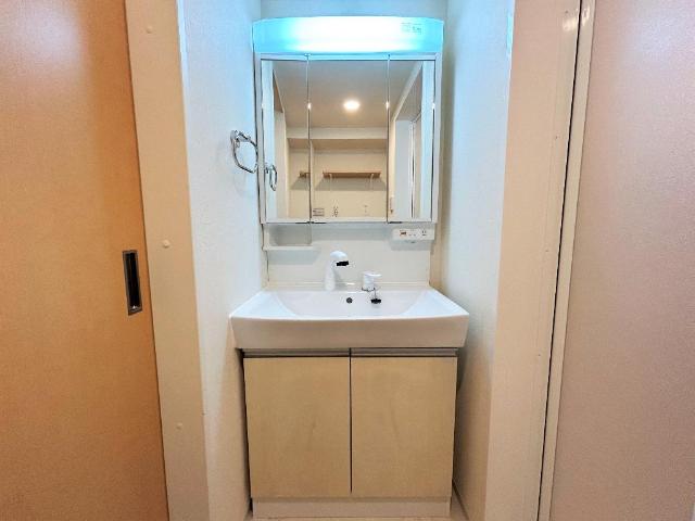 洗面設備　洗髪洗面化粧台