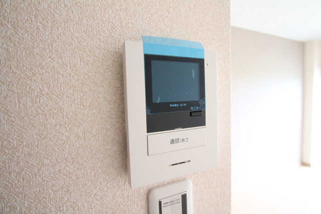 セキュリティ　モニターインターホンで安心！
