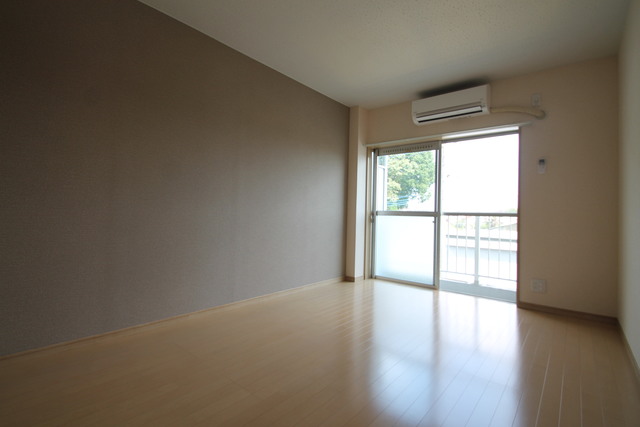 居室・リビング　洋室！