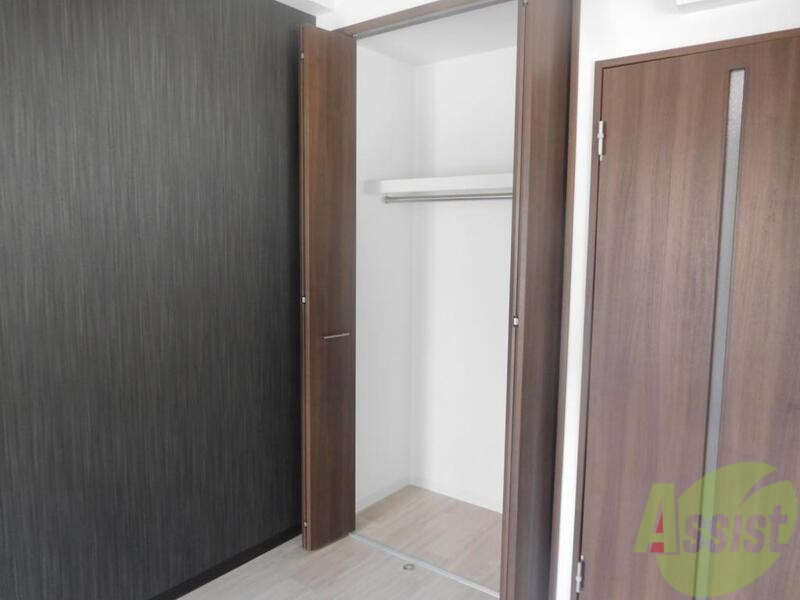 収納　しっかり収納もついています、ロングコートもラクラク収納