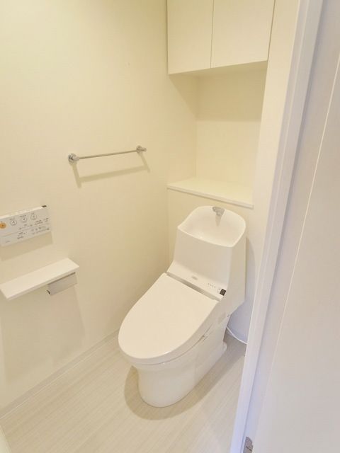 トイレ　温水洗浄便座