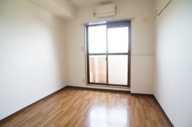 居室・リビング　居間です