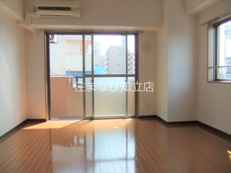 居室・リビング　同型写真