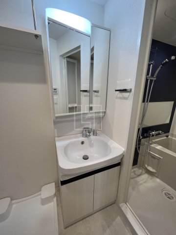 洗面設備　レジュールアッシュNAMBA　独立洗面化粧台