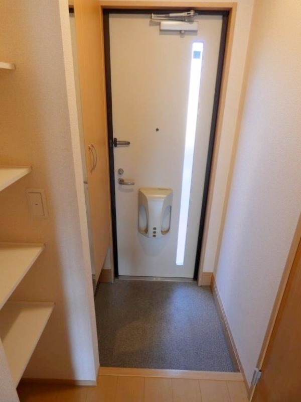 玄関　図面と現状に相違がある場合には現状を優先