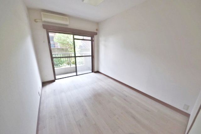 その他部屋・スペース　★おしゃれなフローリングのお部屋です★