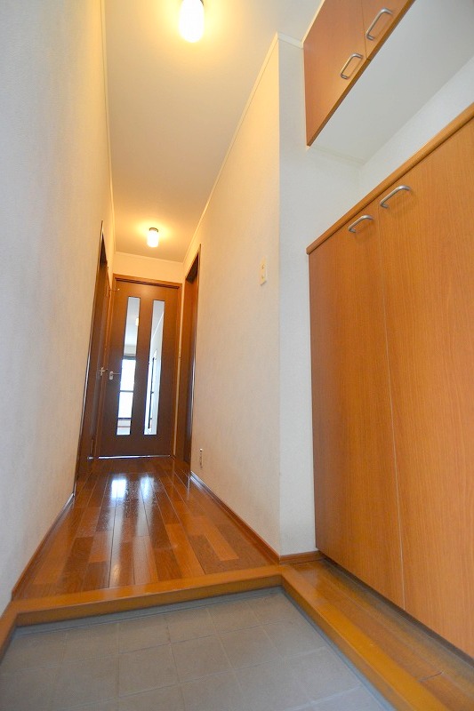 玄関　お問合せはシティホーム海田センター　082-821-2227