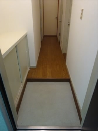玄関　別号室の参考写真となります