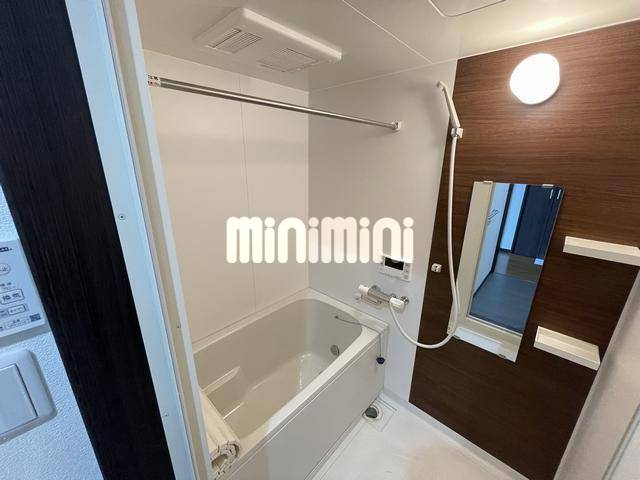 バス・シャワールーム　追焚き給湯器付き