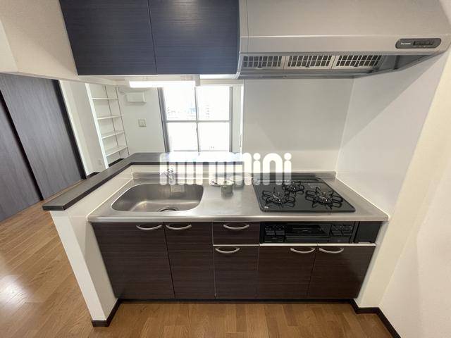 キッチン　カウンタータイプのキッチン