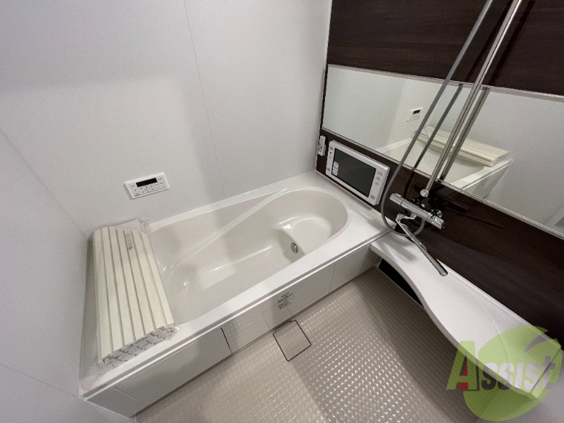 バス・シャワールーム　追い焚き機能が付いているのでいつでも温かいお風呂に入れますよ