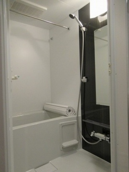 バス・シャワールーム　※別部屋の写真です