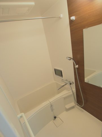 バス・シャワールーム　※写真は別部屋のものです。現況と相違がある場合は現況優先とな