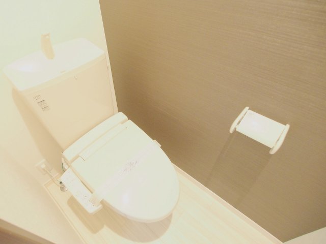 トイレ　※写真は別部屋のものです。現況と相違がある場合は現況優先とな