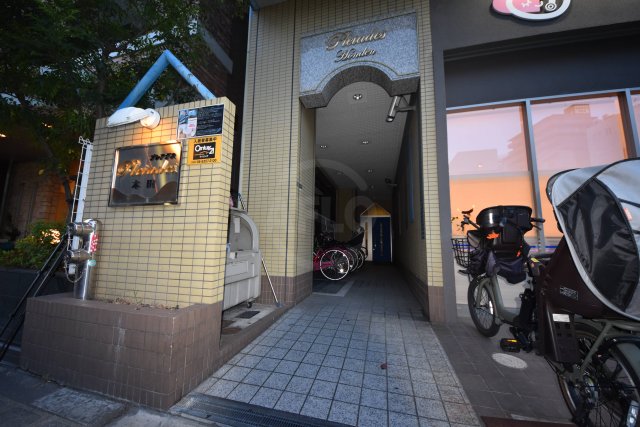 エントランス　プレアデス本田　エントランス