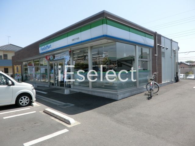 コンビニ　ファミリーマート佐倉王子台店（コンビニ）まで990m