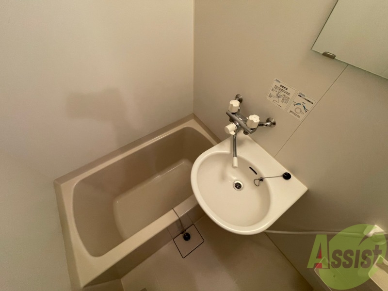 バス・シャワールーム　お風呂になります。一日の疲れを癒してくださいね。