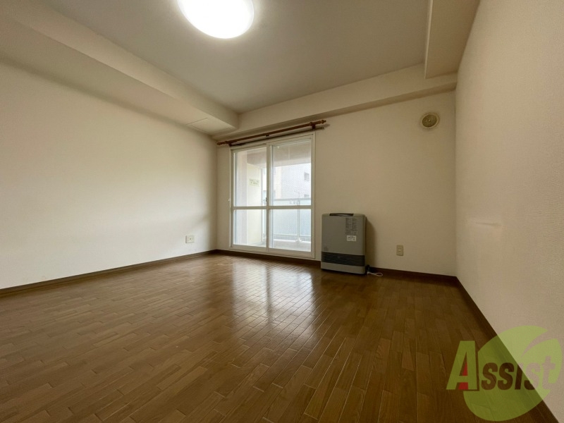 居室・リビング　広くてきれいなリビングです！快適に過ごせそうですね。