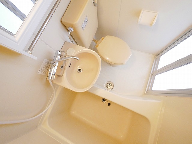 バス・シャワールーム　お風呂で日々の疲れを落としましょう