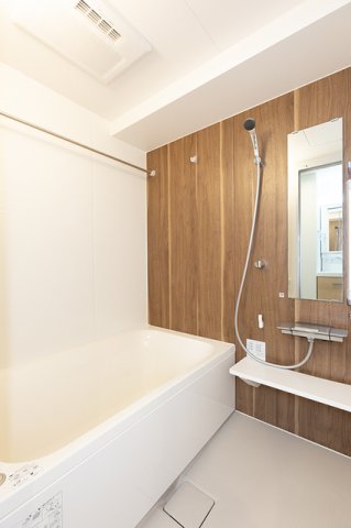 バス・シャワールーム　※写真は同タイプ住戸です。