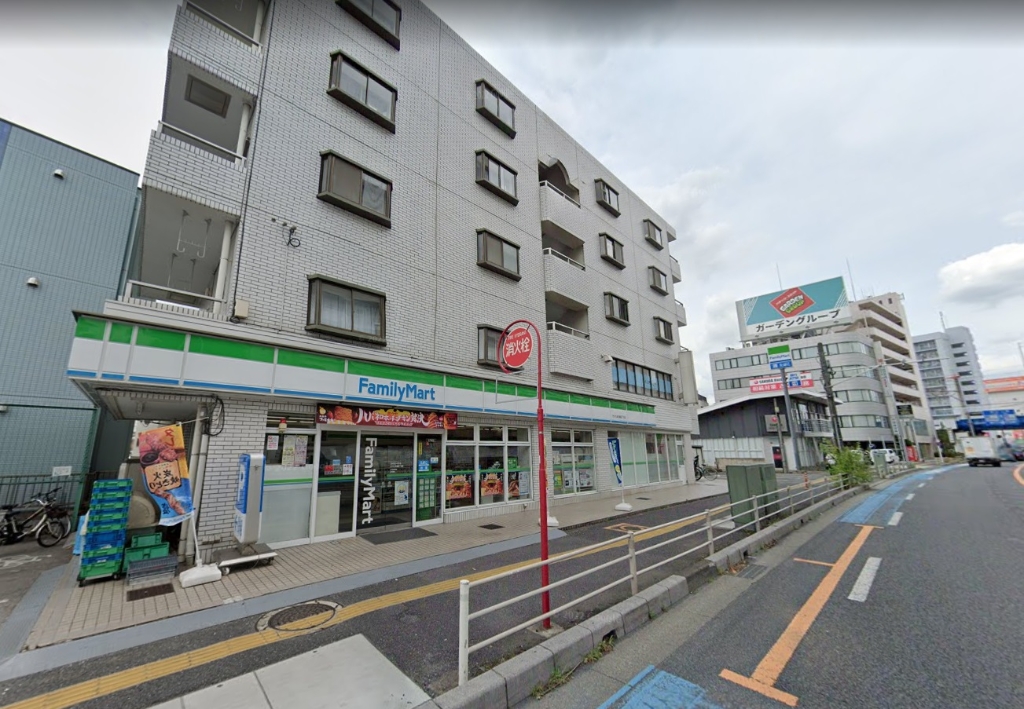 コンビニ　ファミリーマート さいたま白幡四丁目店（コンビニ）まで489m