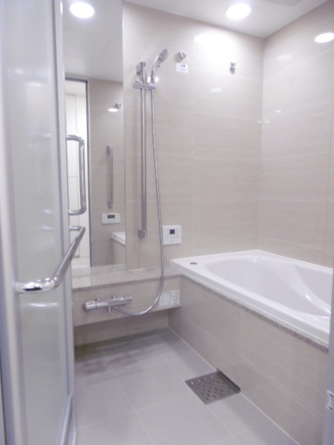 バス・シャワールーム　バス