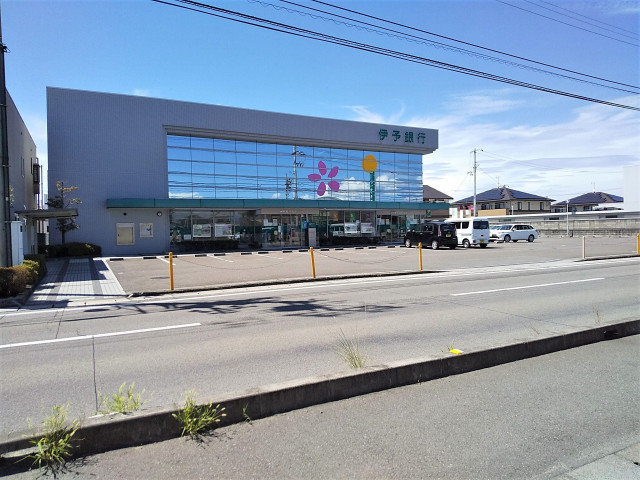 銀行　伊予銀行松前支店（銀行）まで49m