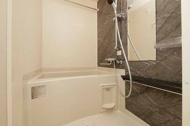 バス・シャワールーム　お風呂で日々の疲れを落としましょう