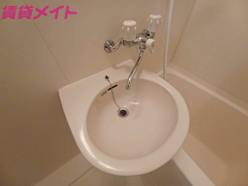 洗面設備　別部屋の写真です。
