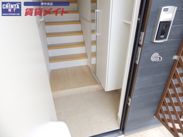 玄関　同タイプ写真
