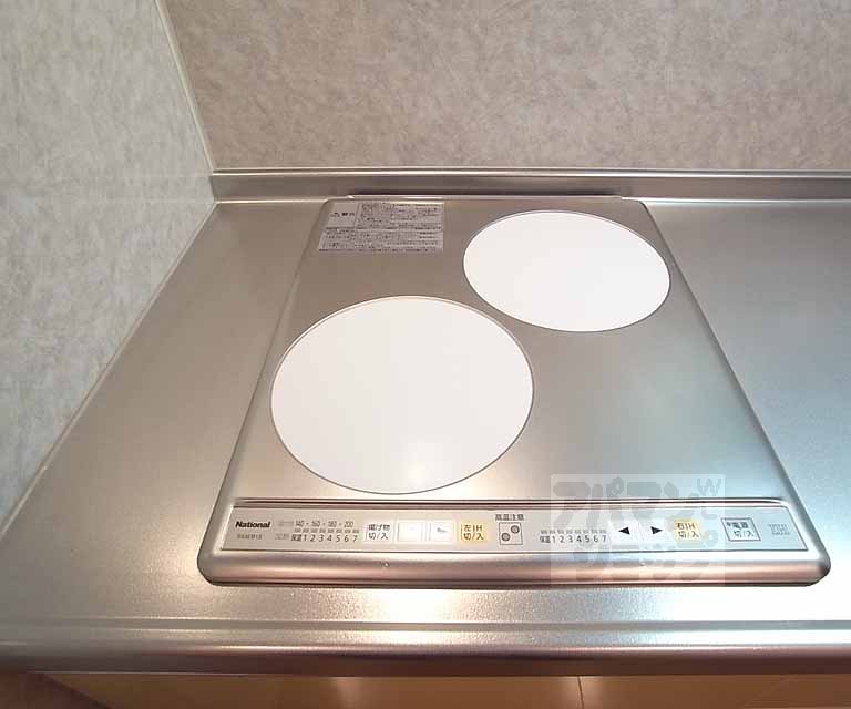 その他部屋・スペース　キッチンの２口ＩＨコンロ