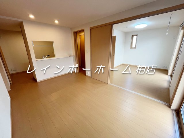 居室・リビング　別部屋。参考写真。