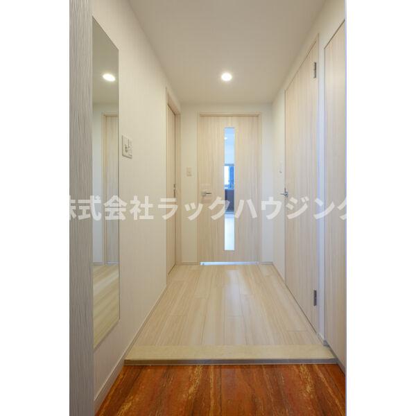 玄関　【お部屋さがしはラックハウジングにお問合せ下さいませ♪】