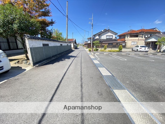 その他　前面道路（その他）まで0m