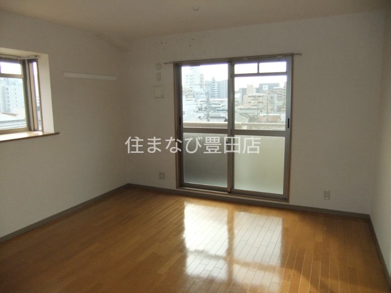 居室・リビング　同型別部屋写真