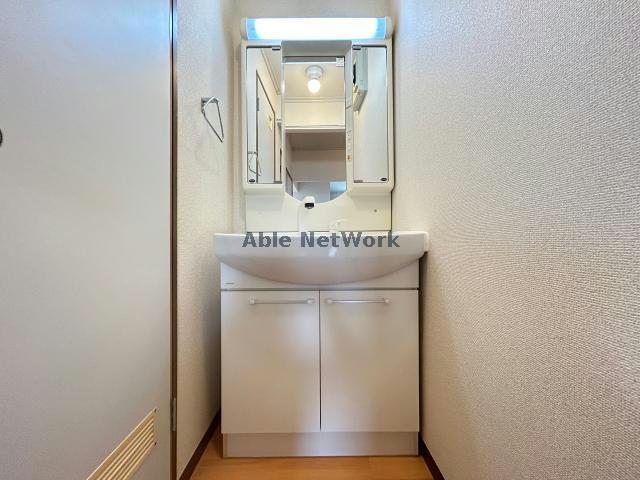 洗面設備　他号室の写真になります。