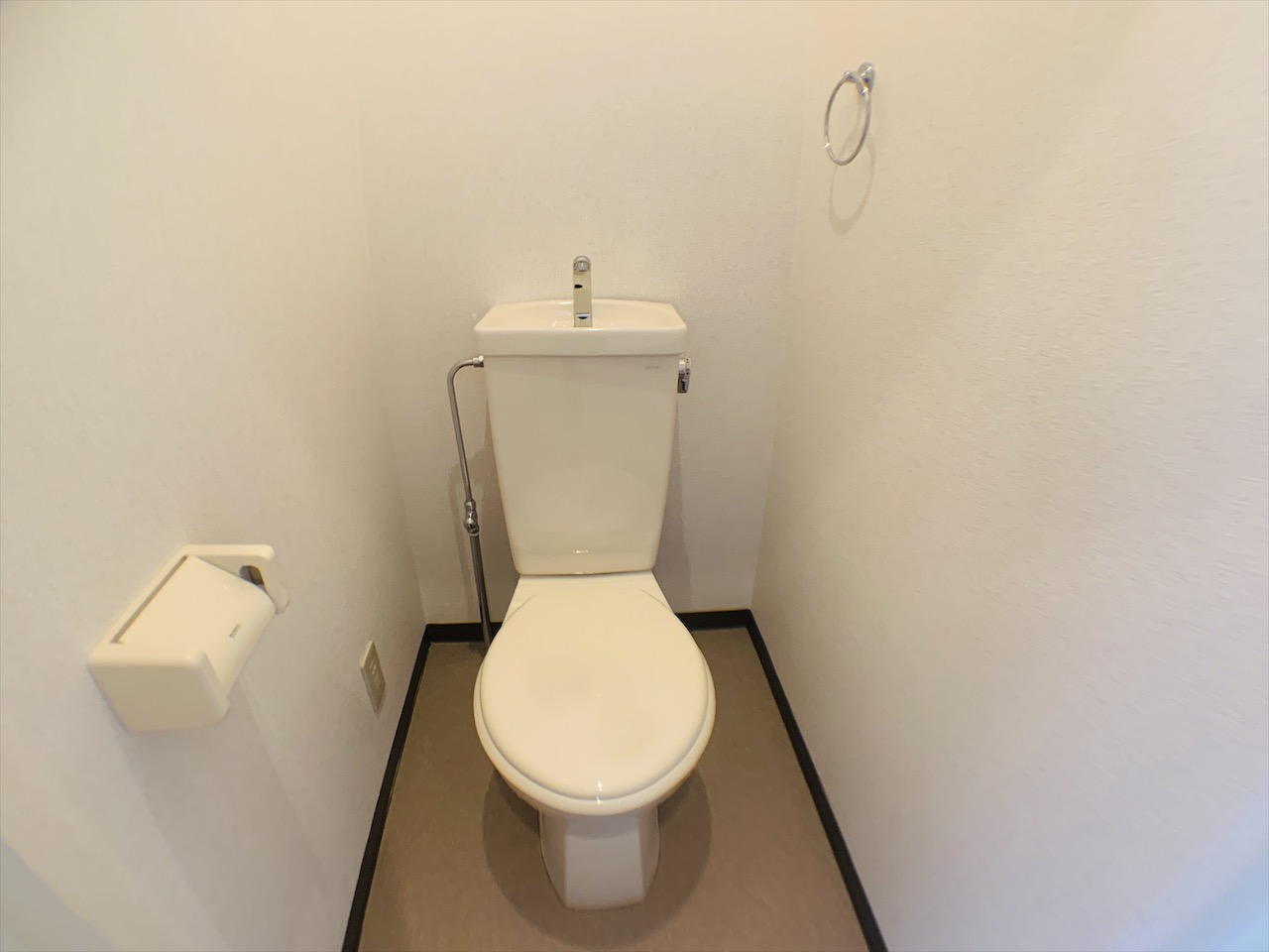 トイレ　シンプルで使いやすいトイレです♪