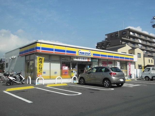 コンビニ　ミニストップ（コンビニ）まで524m
