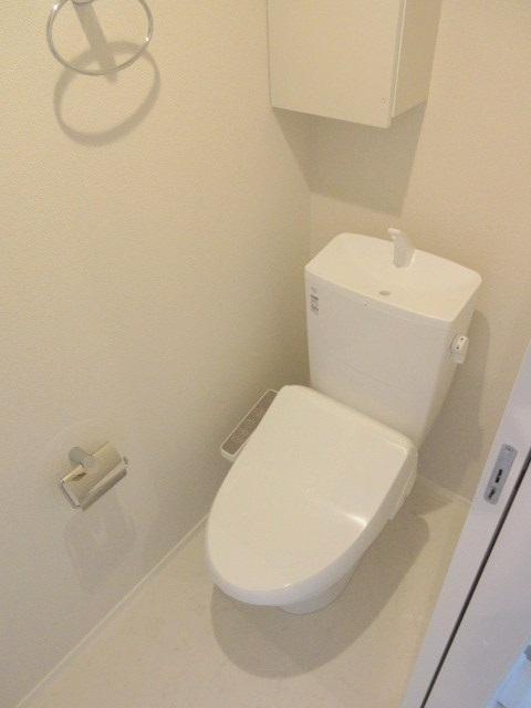 トイレ　※同タイプの物件の参考写真です。