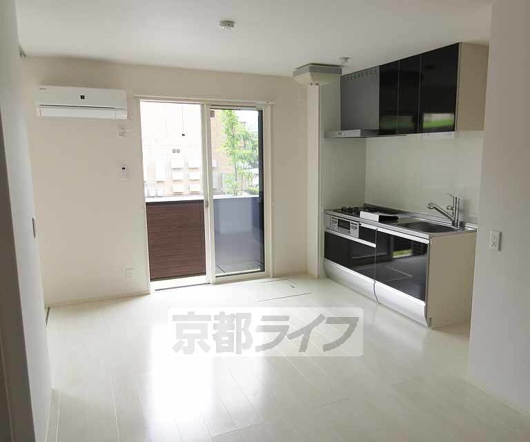 居室・リビング　白基調の清潔感があるお部屋です。