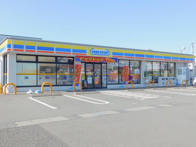 コンビニ　ミニストップ三島梅名店（コンビニ）まで703m